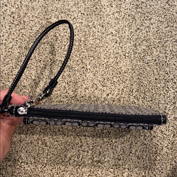 Coach wristlet. Black and gray. - Picture 5 of 7